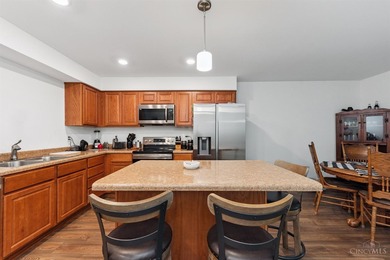 Welcome to the desirable Lake Waynoka Community. This beautiful - photo 18