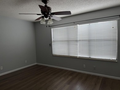 beatifull townhouse 2 bedrooms 2 bathrooms 1 half bathroom - photo 19