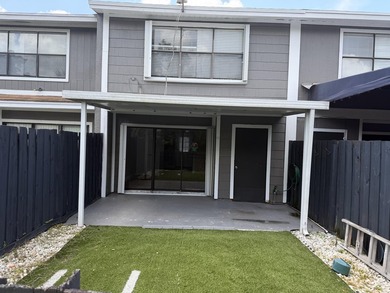 beatifull townhouse 2 bedrooms 2 bathrooms 1 half bathroom - photo 25