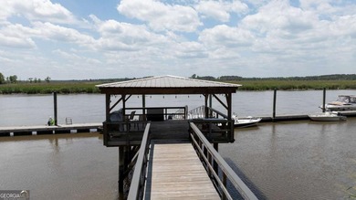 Is there a buildable homesite with deep water access near - photo 8