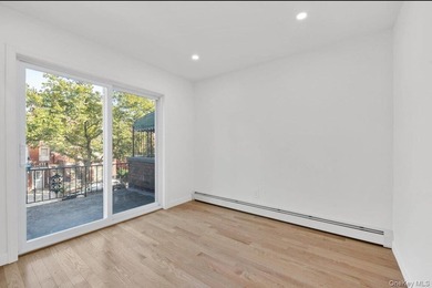 Fully renovated, new granite kitchen, all new bathroom fixture - photo 13