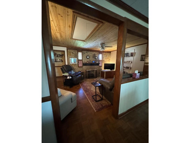 This 3/2 SWGA home is centrally located 10 miles south of - photo 16