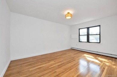 Fully renovated, new granite kitchen, all new bathroom fixture - photo 18