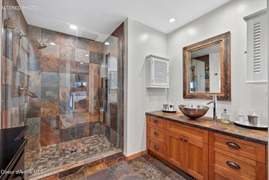Welcome to your private Hayden Lake retreat, where timeless - photo 32