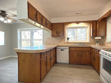 Tucked away on 5 fully fenced acres, this unique 3-bed, 2-bath - photo 37