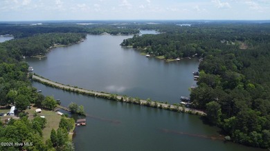 Nestled along the edge of beautiful Lake Sinclair, this recently - photo 40