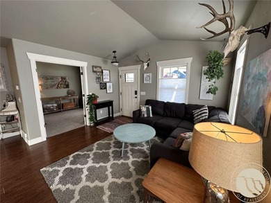 This charming cottage-style Josephine Crossing home situated on - photo 4