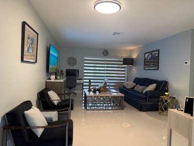 Totally remodeled corner unit in a beautiful Cresthaven - photo 7