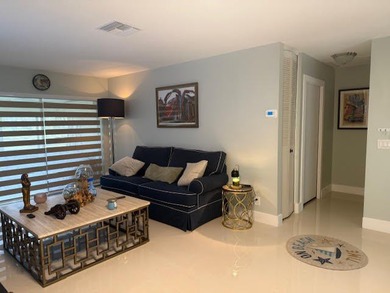 Totally remodeled corner unit in a beautiful Cresthaven - photo 9