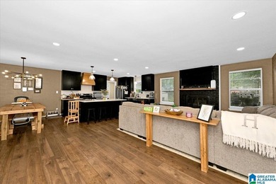 Welcome home! Completely renovated and updated within the last 2 - photo 4