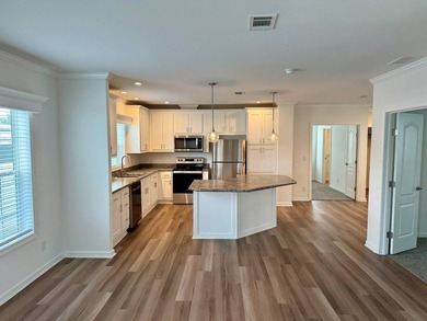 This new Skyline champion home is a 3 bed/2 bath. This home has - photo 14