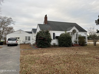 This 2 Bedroom 1.2 Bath, 1633 sq Ft on First Floor. The Charm of - photo 3