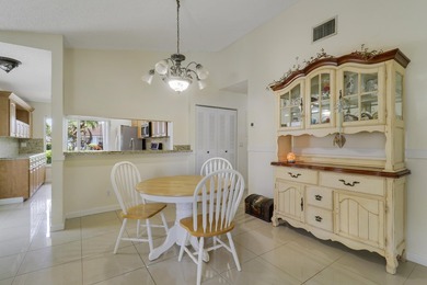 Welcome to this charming 3-bedroom, 2-bathroom villa situated in - photo 11