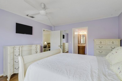 Welcome to this charming 3-bedroom, 2-bathroom villa situated in - photo 13