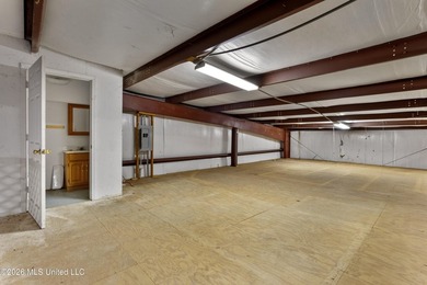This 5,000-square-foot building, formerly operated as a county - photo 17