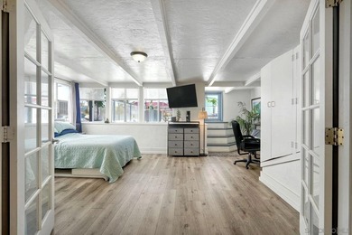 Ideal location steps to ocean, bay, restaurants, shopping and - photo 25