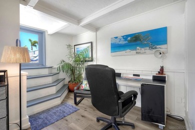 Ideal location steps to ocean, bay, restaurants, shopping and - photo 27