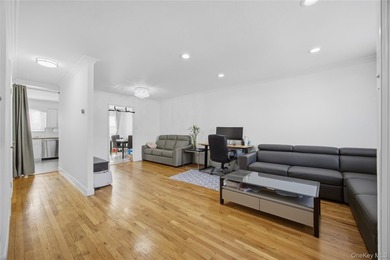Sun filled, fully brick above ground 3 story townhouse with open - photo 2