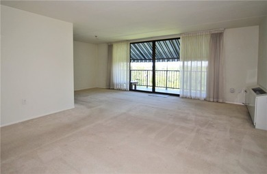 SOUGHT AFTER AND HARD TO FIND, 3 BEDROOM, 2 FULL BATH UNIT IN - photo 5