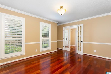 Beautifully updated 4 bedroom, 2.5 bathroom home on a large - photo 8
