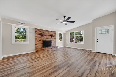 What a STUNNING transformation! Completley renovated 3 bedroom - photo 7