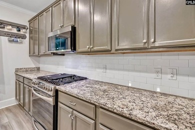Welcome to this stunning, turn-key residence in Northeast - photo 13