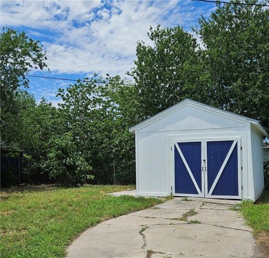 Renovated 2-bedroom, 1-bath home with a 1-car garage with brand - photo 19