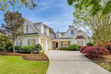 Unparalleled custom finishes, spacious rooms and an open concept - photo 1