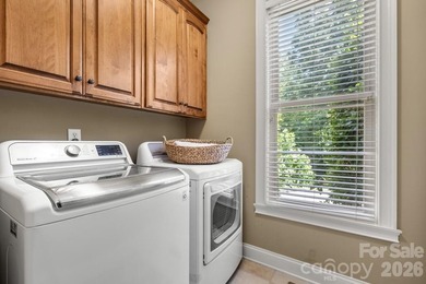 Beautiful full brick home nestled on a quiet cul-de-sac in a - photo 27
