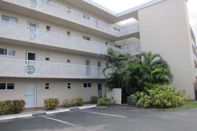 Lake Condo For Sale in Lake Worth, Florida