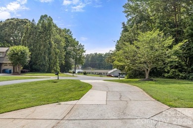 Beautiful full brick home nestled on a quiet cul-de-sac in a - photo 42