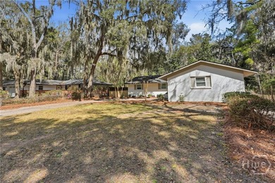 Beautifully renovated and move-in ready, this 4 bedroom, 3 - photo 3
