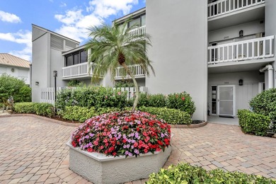 (private lake, pond, coastal) Condo For Sale in Vero Beach Florida