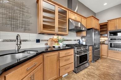A stunning Custom Ranch Home with unobstructed Mt. Hood & - photo 15