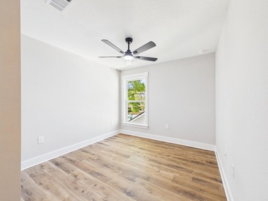 Welcome to 316 Boxer Ave in Niceville! This beautiful two-story - photo 20