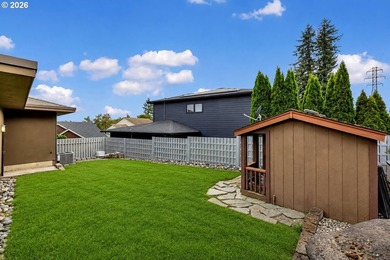 A stunning Custom Ranch Home with unobstructed Mt. Hood & - photo 39