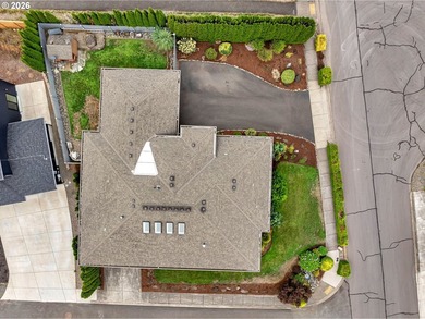 A stunning Custom Ranch Home with unobstructed Mt. Hood & - photo 41