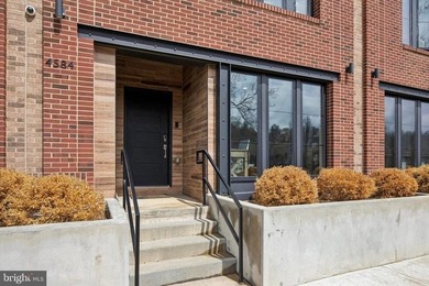 (private lake, pond, coastal) Townhome/Townhouse For Sale in Philadelphia Pennsylvania