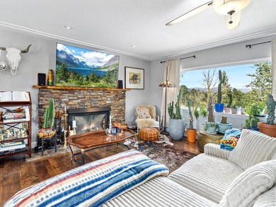 Beautifully updated ranch-style home in Estes Park, Colorado - photo 4