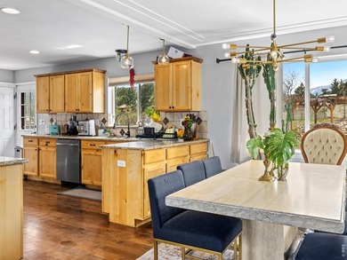 Beautifully updated ranch-style home in Estes Park, Colorado - photo 10
