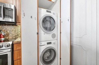 Welcome to this spacious one-bedroom, one-and-a-half-bath - photo 26