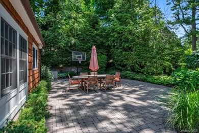 Graceful Elegance defines 74 Litchfield Rd, beautifully situated - photo 32