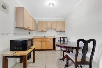 Exceptional investment opportunity in the heart of Hallandale - photo 36