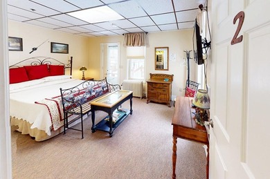 Retreat To Renowned Historic Bed & Breakfast, Vermilion Park Inn - photo 16