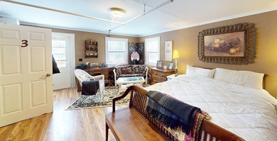 Retreat To Renowned Historic Bed & Breakfast, Vermilion Park Inn - photo 22