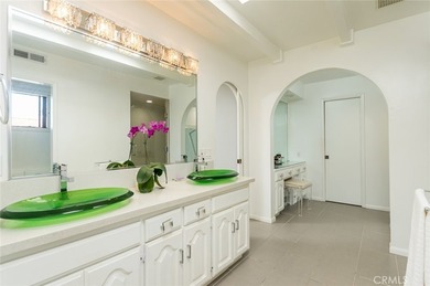 Custom built home perched high in Glendale's highly sought-after - photo 29