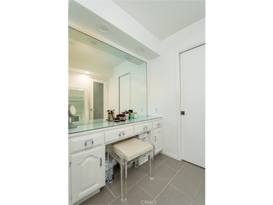 Custom built home perched high in Glendale's highly sought-after - photo 30