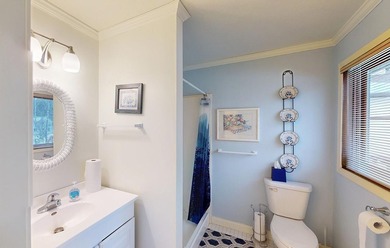Retreat To Renowned Historic Bed & Breakfast, Vermilion Park Inn - photo 30