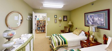 Retreat To Renowned Historic Bed & Breakfast, Vermilion Park Inn - photo 33