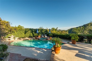 Custom built home perched high in Glendale's highly sought-after - photo 38